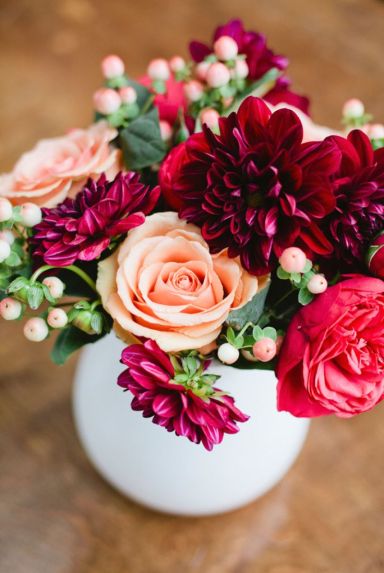 Peach and Cranberry Centerpiece – spotted on Style Me Pretty