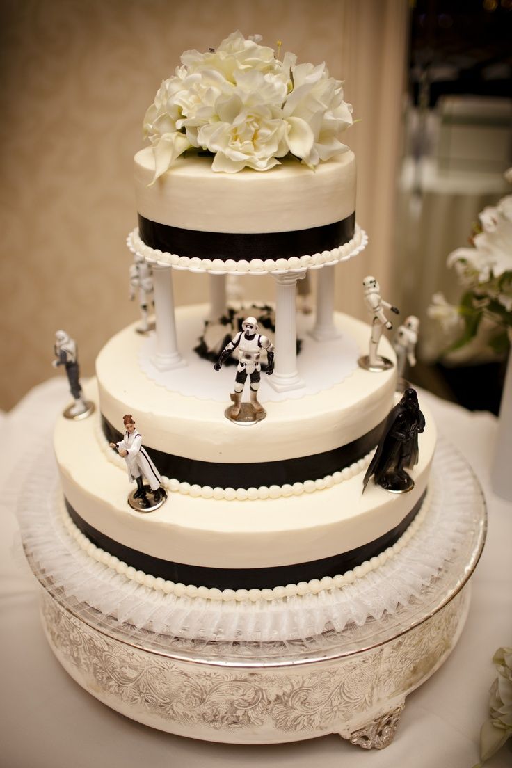 Star Wars Wedding Cake – spotted on The ido Moment