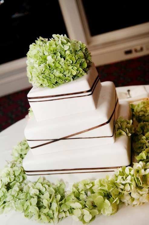 Green Accent Wedding Cake – shared by Colin Cowie Weddings