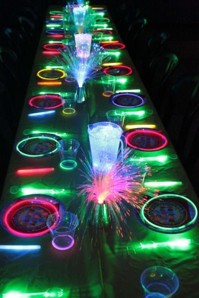 Glow in the Dark Tablescape – spotted on Pinterest