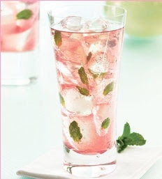 Raspberry Mojito – shared on Eat Drink Pretty  