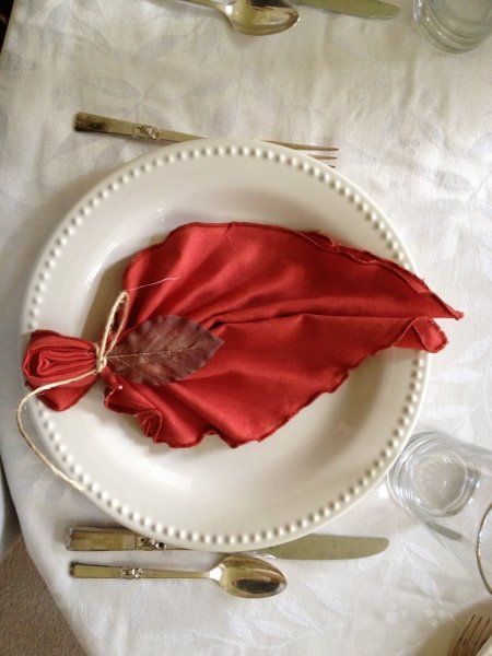 Napkin Leaf – shared in a roundup by Canadian Home Trends