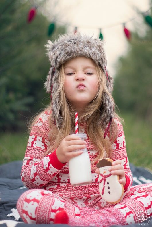 Cookies and Milk Photo with the Kiddo – photo by Lana Sky Photography