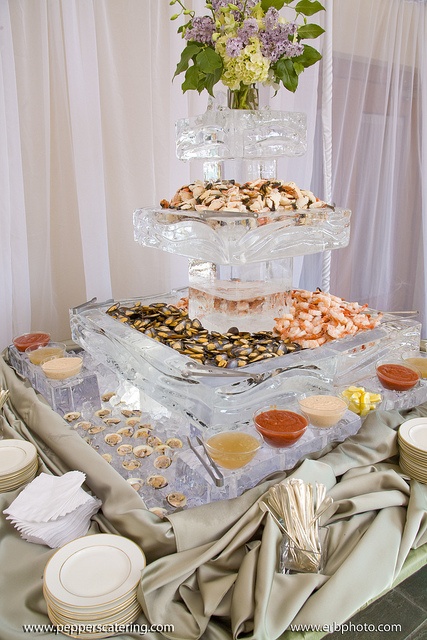 Ice Sculpture and Food Buffet Station – spotted on Pinterest