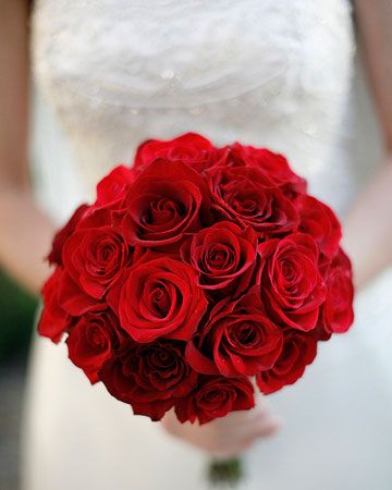 Red Rose Bouquet – spotted on a roundup post on ITakeYou
