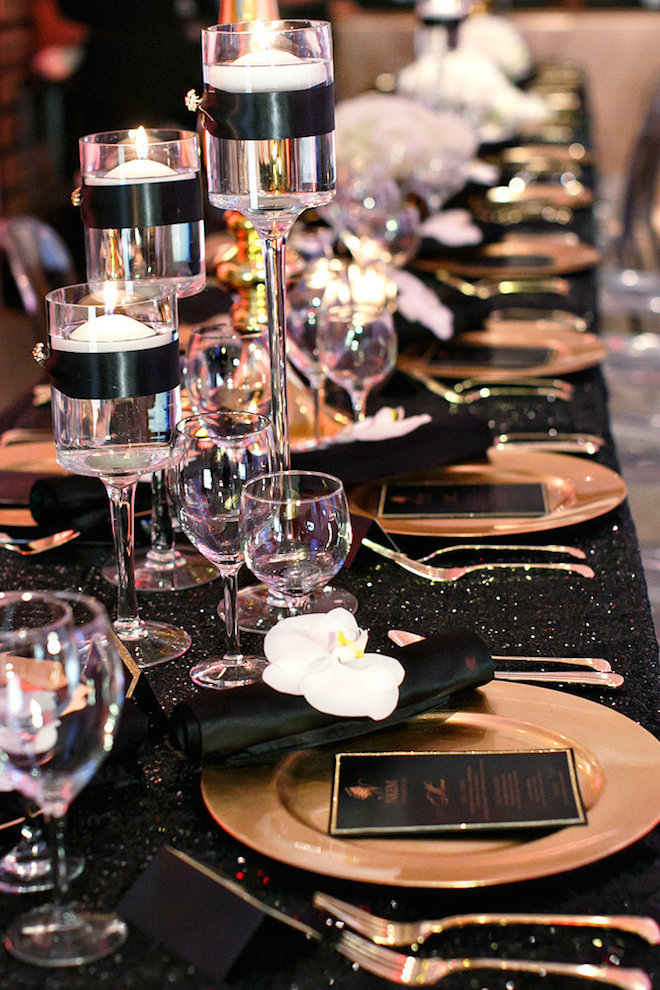 Black and Gold Tablescape – shared on Aisle Perfect