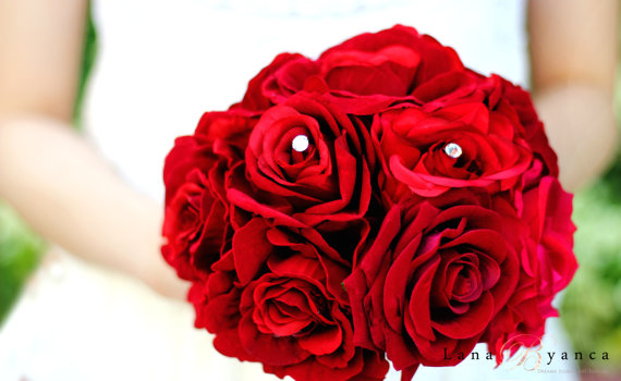 Elegant Red Velvet Roses Bouquet – made by lanabyancafloral on Etsy