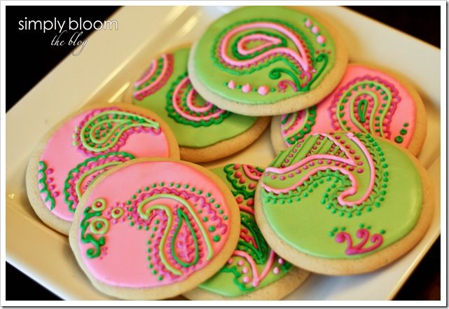 Green and Pink Paisley Cookies – shared on Simply Bloom by Joy McMillan