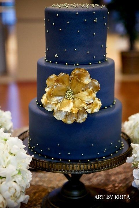 Navy and Gold Wedding Cake – spotted on Pinterest here