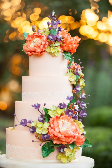Colorful Fall Floral Cake – shared on NorcalWedding on Pinterest