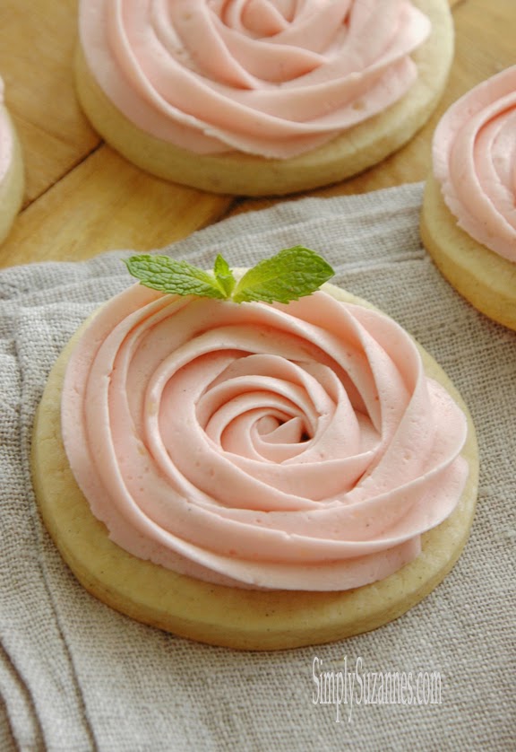 Rosette Vanilla Bean Sugar Cookies – recipe and tutorial shared by Simply Suzanne’s