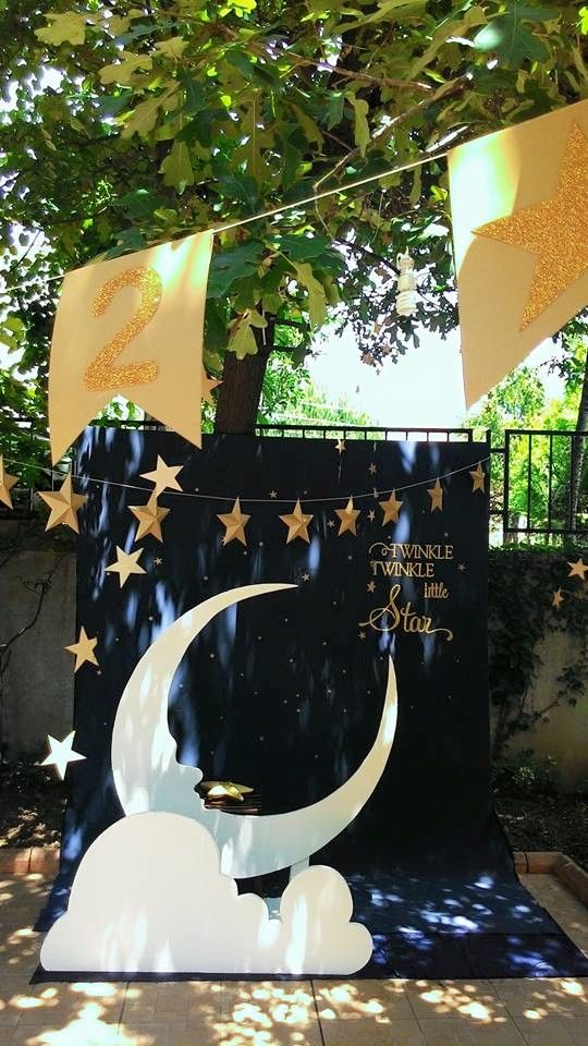 Star and Moon Photo Booth and Props – spotted on Pinterest