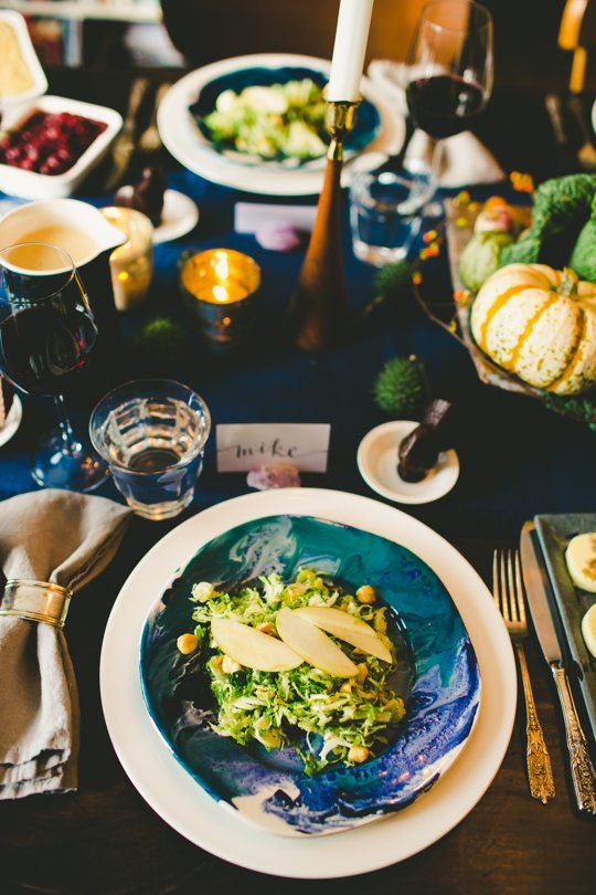 Blue and White Thanksgiving Place Setting – Décor Tutorial shared by The Kitchn